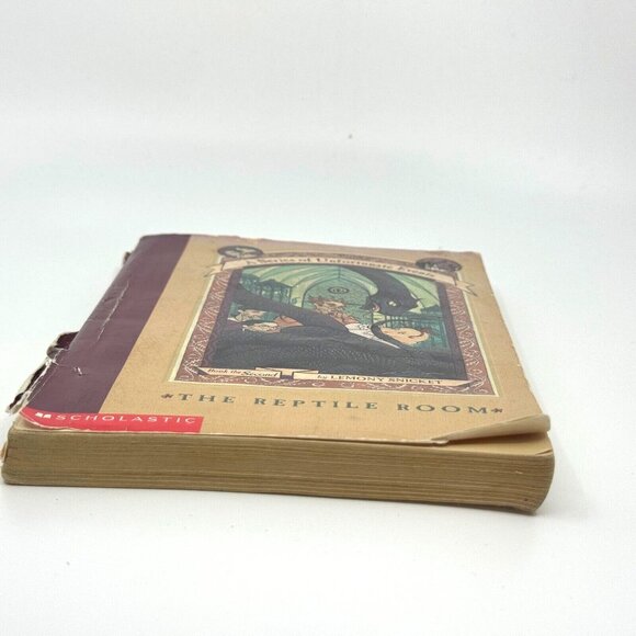A Series of Unfortunate Events: The Reptile Room, Paperback by Snicket, Lemony - Picture 6 of 7